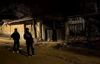 Çorum'da ramazanda mahalleliyi davulcular değil, gençler uyandırıyor