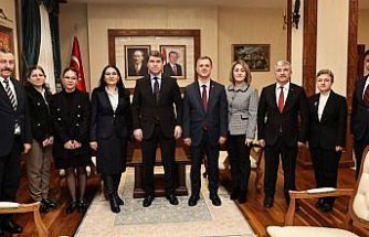 Defterdarlık çalışanlarından Vergi Haftası dolayısıyla Vali Bakan'a ziyaret