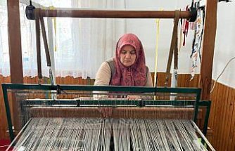 Eski köy camisi lojmanını atölyeye çeviren kadınlar kilim üreterek gelir sağlıyor