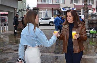 Gümüşhacıköy Belediyesinden öğrencilere sıcak çorba ikramı