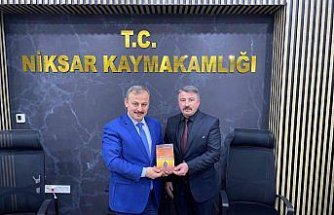 Halk oyunları ekiplerinden Niksar Kaymakamı Perçi'ye ziyaret