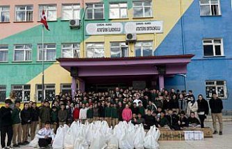 Kargı'da öğrenciler ihtiyaç sahipleri için ramazan kolileri hazırladı