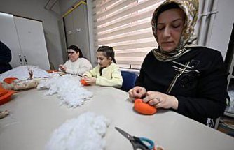 Mesai saatlerinin dışında kursta buluştuğu “özel“ öğrencilerini hayata hazırlıyor