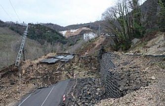 Ordu'da heyelan nedeniyle Ünye-Akkuş yolu ulaşıma kapandı