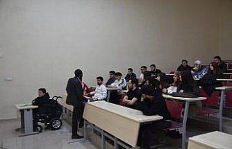 SMA hastası Berk hayalini kurduğu meslek için üniversite sıralarında