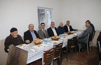 Taşova Belediye Başkanı Özalp Devre köyünde vatandaşlarla iftar yaptı