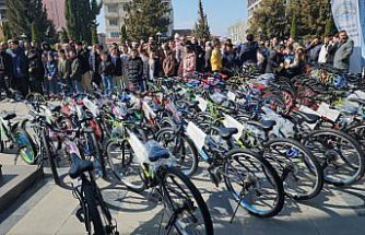 Amasya'da “Ramazan Karnesi“ projesinde 170 çocuğa bisiklet verildi