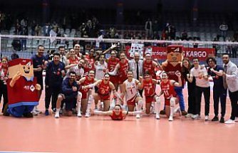 Aras Kargo Spor Kulübü Kadın Voleybol Takımı play-off'a zaferle başladı