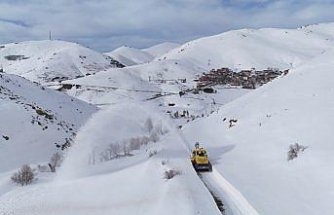 Bayburt'ta “kar kaplanları“ Ramazan Bayramı için mesaisini sürdürüyor