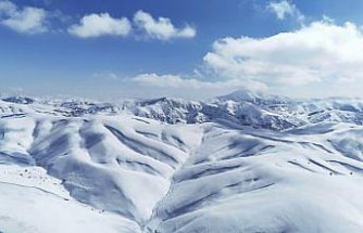 Bayburt'un yüksek kesimlerinde kar kalınlığı 2 metreyi aştı