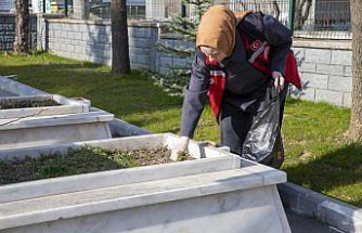 Bolu'da bayram öncesi şehit mezarlarının bakım ve temizliği yapıldı