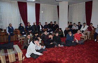 Çaykara Kaymakamı Sapmaz, öğrencilerle iftar yaptı