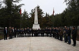 Gümüşhacıköy'de Şehitleri Anma Günü ve Çanakkale Deniz Zaferi'nin 111. yıl dönümü dolayısıyla tören düzenlendi
