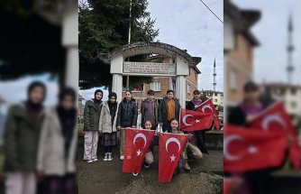 Hayrat'ta öğrenciler şehit mezarlarını ziyaret etti