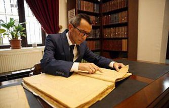 İstiklal Marşı'nı kabulünden önce yayımlayan dergi ve gazete kütüphanede sergileniyor