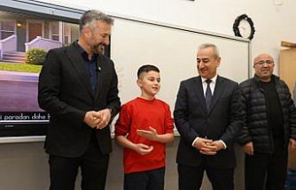 Karabük'te sınıf başkanı seçilen öğrencinin vaadiyle Eskipazar Belediye Başkanı Cıva okula geldi