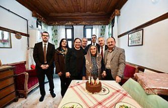 Kastamonu'da “asırlık çınar“ Atiye nineye doğum günü sürprizi