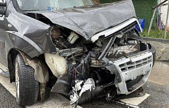 Samsun'da iki otomobilin çarpıştığı kaza güvenlik kamerasında