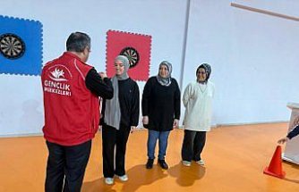 Bafra'da otizmli bireylerin annelerine yönelik dart turnuvası düzenlendi