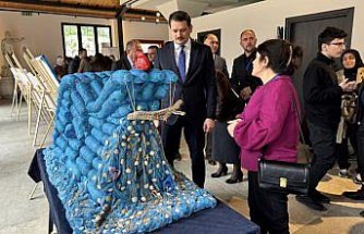 Sinop'ta öğrenciler sahil atıklarından yaptıkları çalışmalarla “temiz deniz“ mesajı verdi