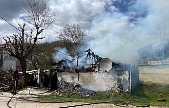Düzce'de çıkan yangında tek katlı ev kullanılamaz hale geldi