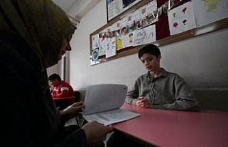 Otizmli Sevban azmiyle 1 yılda Kur'an-ı Kerim okumayı öğrendi