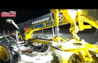 Alaçam ilçesinde karla mücadele çalışması yapıldı