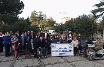 Çarşamba'da Dünya Engelliler Günü nedeniyle Atatürk Anıtı'na çelenk sunuldu