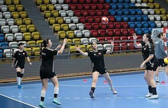 Genç milli hentbolcular, Akdeniz Konfederasyon Kupası'na Bolu'da hazırlanıyor