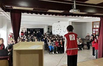 Havza'da Genç Kızılay gönüllüleri öğrencilerle buluştu