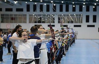 Salon Okçuluk Türkiye Şampiyonası Samsun'da başladı