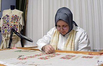 Aile yadigarı 200 yıllık çeyizden aldığı ilhamla Anadolu kültürünü geleceğe taşıyor