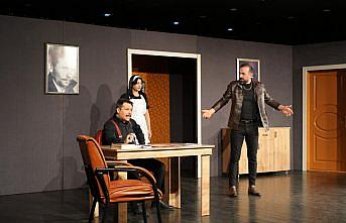 Akçaabat'ta tiyatro oyunu sahnelendi