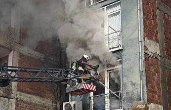 Yakakent'te pansiyonda çıkan yangın söndürüldü