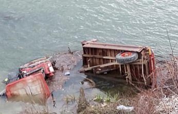 Bafra'da traktörün nehre devrilmesi sonucu 1 kişi öldü, 1 kişi yaralandı