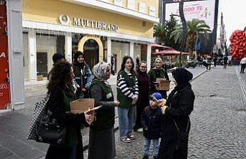 Yeşilay, vatandaşlara kış çayı dağıtarak sağlıklı yaşama ve bağımlılığa dikkati çekti