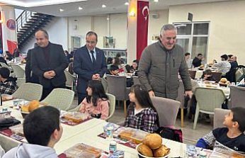 Bafra'da ÇEDES projesi kapsamındaki öğrenciler iftarda buluştu