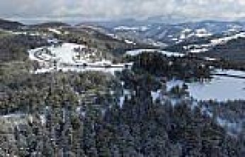 Alaçam'da karla kaplı Kızlan Yaylası dronla görüntülendi