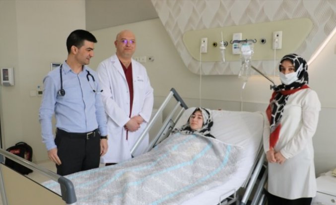 Sivas'ta bir hastanın karın boşluğundan yaklaşık 5 kilogramlık kist çıkarıldı