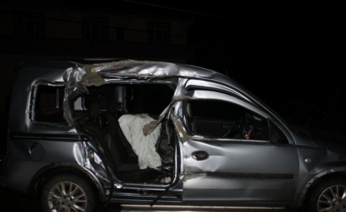 Samsun'da otomobil ile hafif ticari aracın çarpıştığı kazada 8 kişi yaralandı