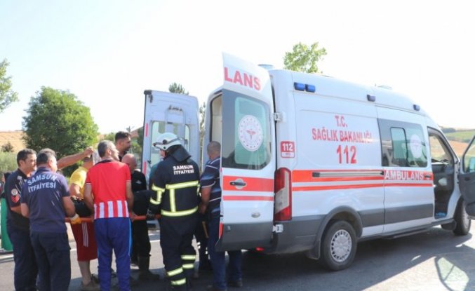 Samsun'da iki otomobil çarpıştı, 1 kişi öldü, 7 kişi yaralandı