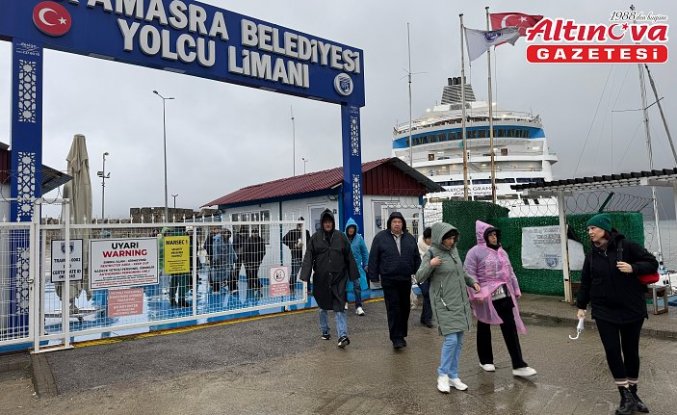 “Astoria Grande“ kruvaziyeri 722 Rus yolcusuyla Amasra'ya geldi