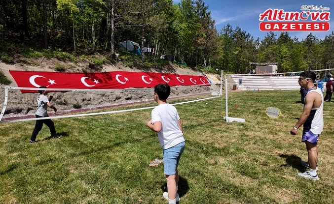 Düzce'de doğal oluşumlarıyla ünlü Sarıkaya Mağarası'nda gençlik festivali başladı