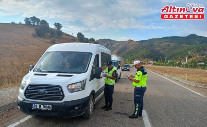 Alucra'da okul servislerine denetleme yapıldı