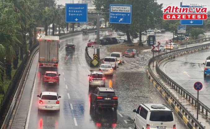 Trabzon'da sağanak etkili oldu