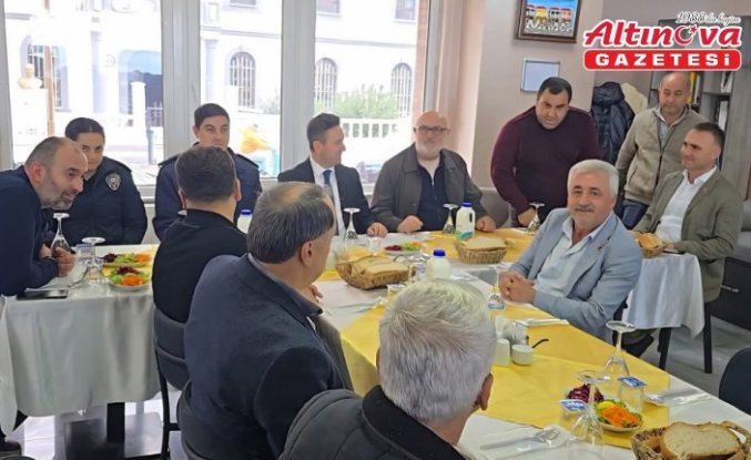 Ayancık Kaymakam Çelik, muhtarlarla buluştu