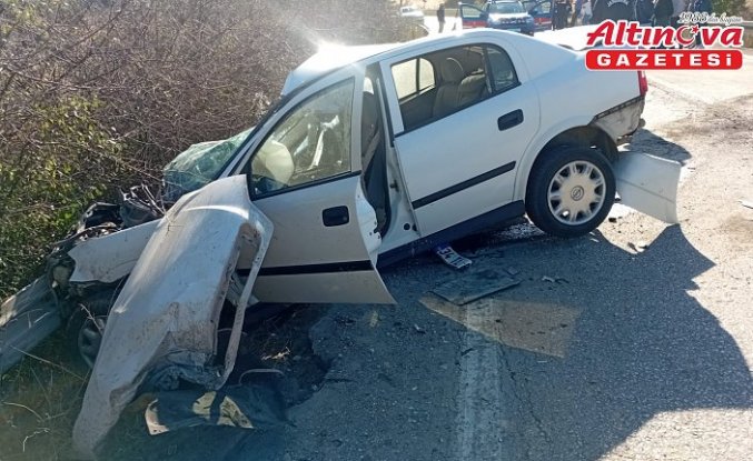Bolu'da kamyonla çarpışan otomobilin sürücüsü öldü