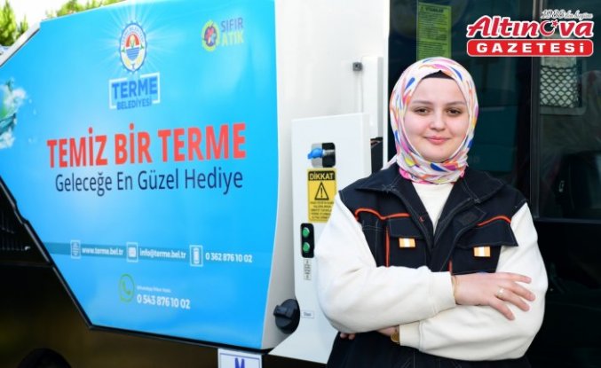 İlçenin temizliği yol süpürme aracının kadın operatörüne emanet