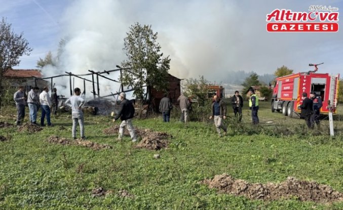 Karabük'te çıkan yangında 36 arı kovanı zarar gördü