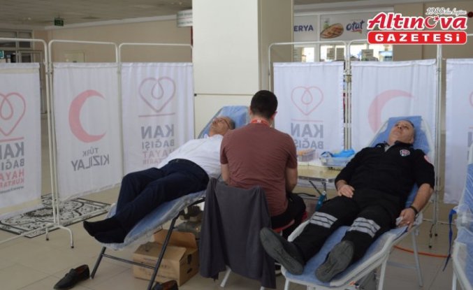 Havza'da sağlık çalışanlarından kan bağışı